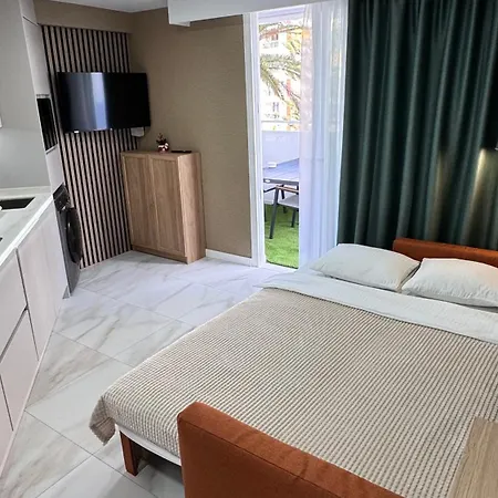 Americas 200a Апартаменти